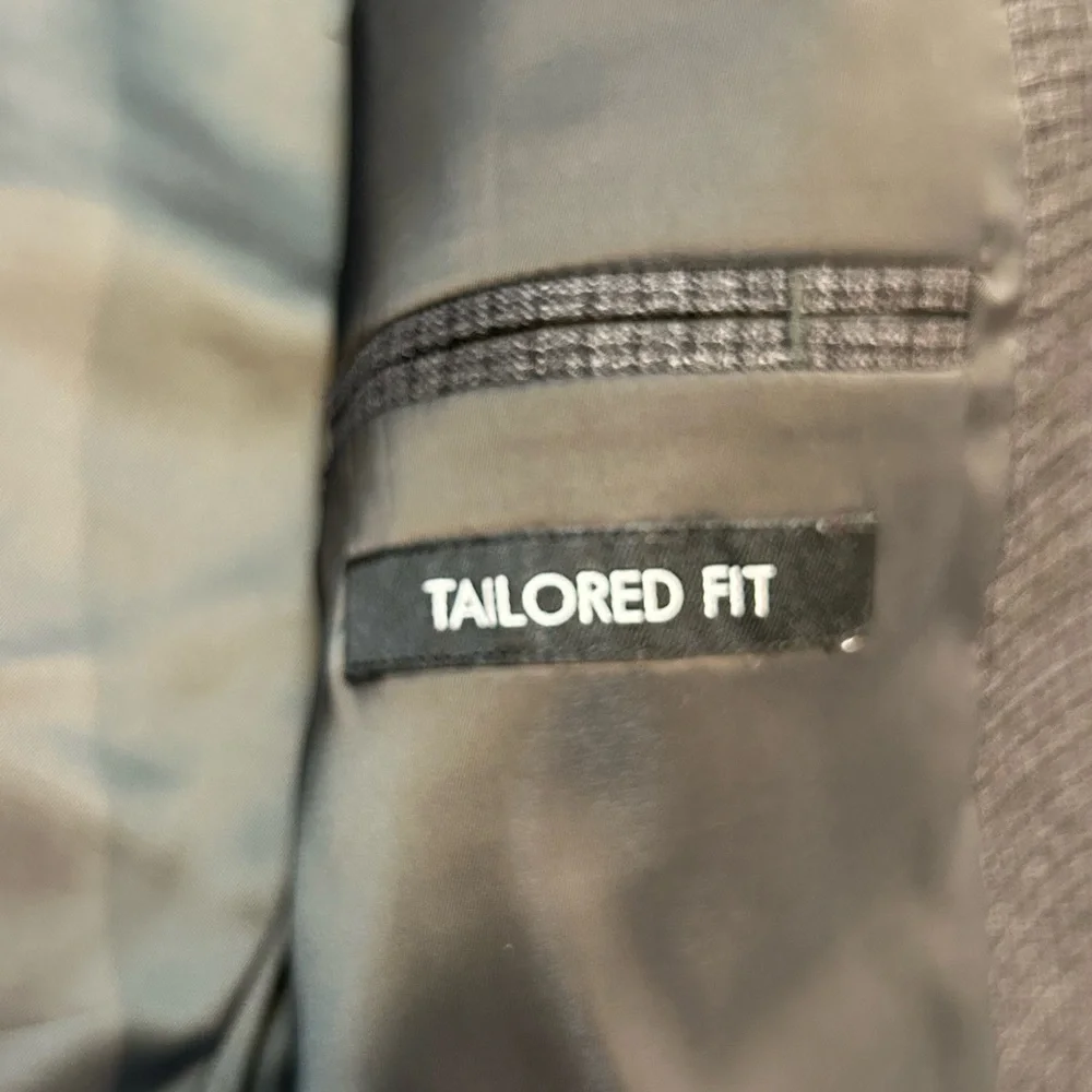 Jos. A. Bank Traveler Tailored Fit Men's Gray Checker Blazer‎ 46L Wool